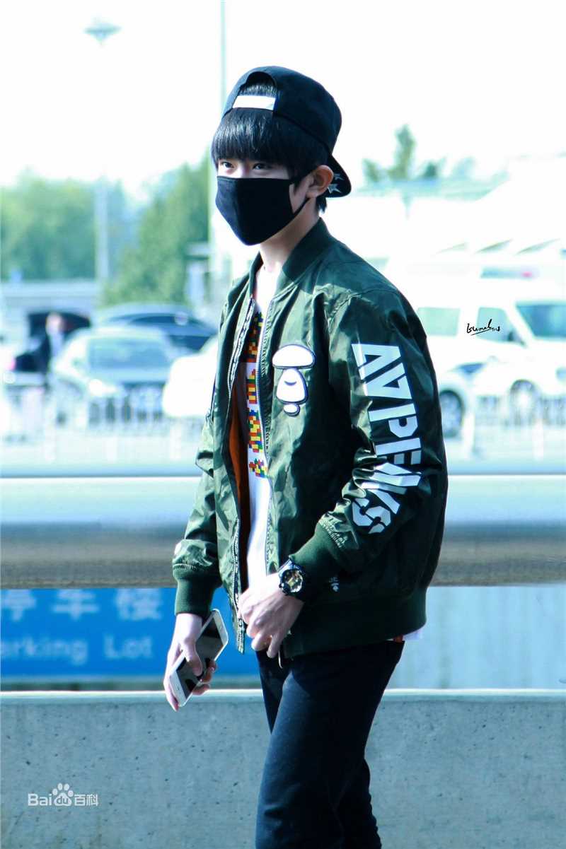 易烊千玺(Jackson)画报人生性感图片图集