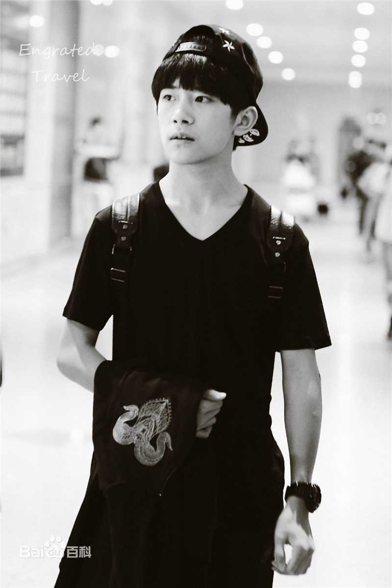 易烊千玺(Jackson)画报人生性感图片图集