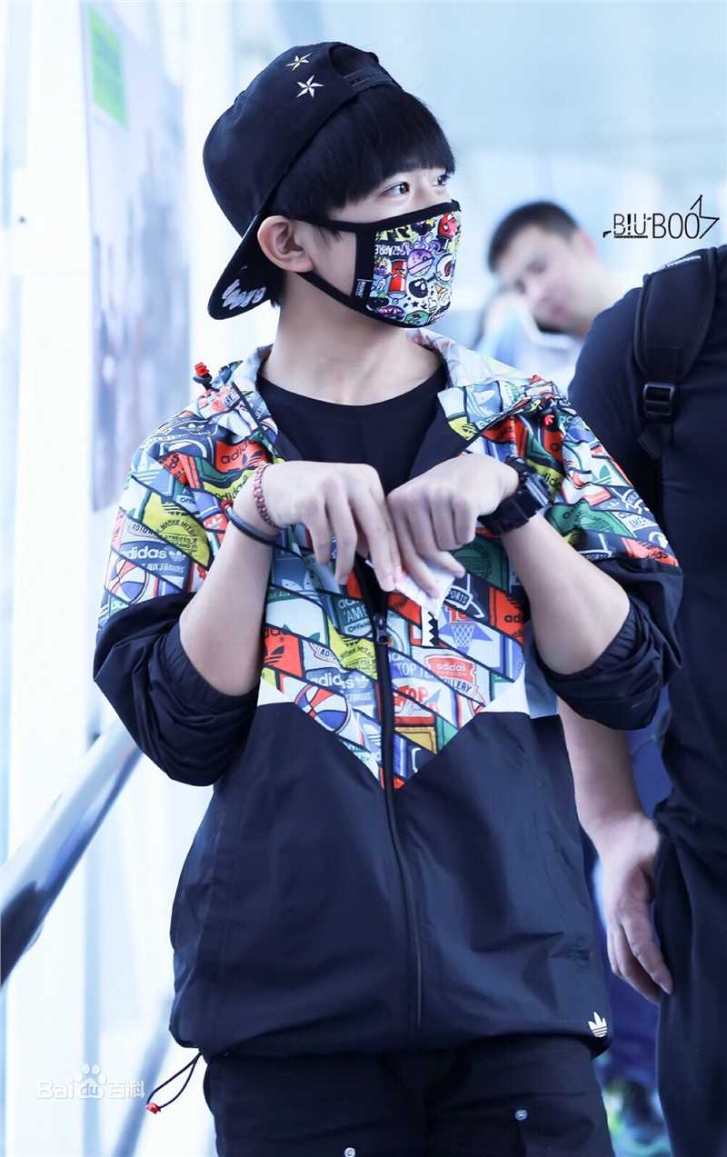 易烊千玺(Jackson)画报人生性感图片图集