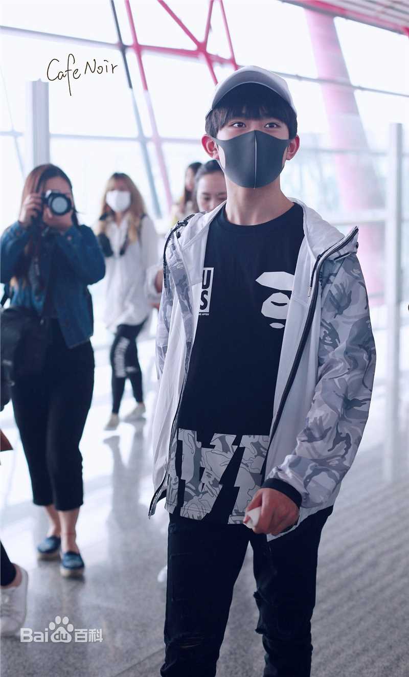 易烊千玺(Jackson)画报人生性感图片图集