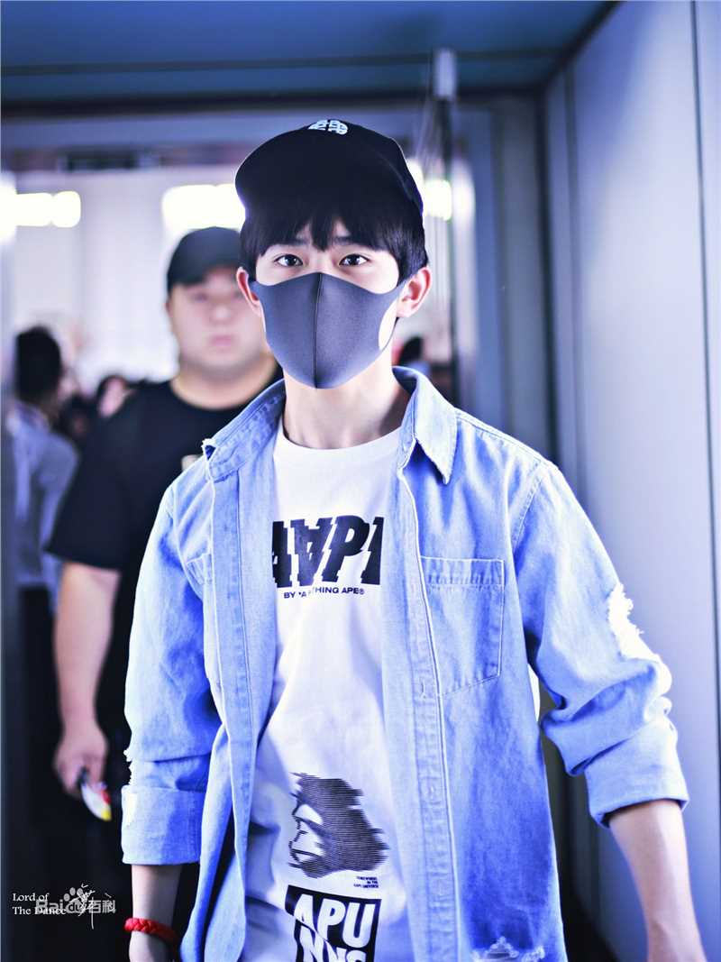 易烊千玺(Jackson)画报人生性感图片图集