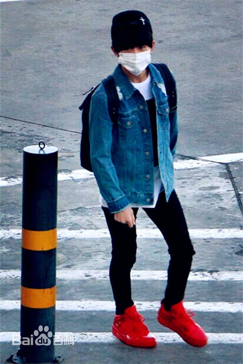 易烊千玺(Jackson)画报人生性感图片图集