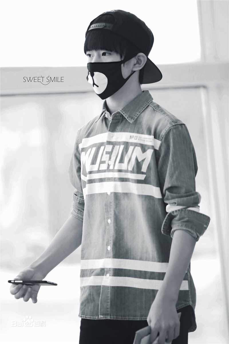 易烊千玺(Jackson)画报人生性感图片图集