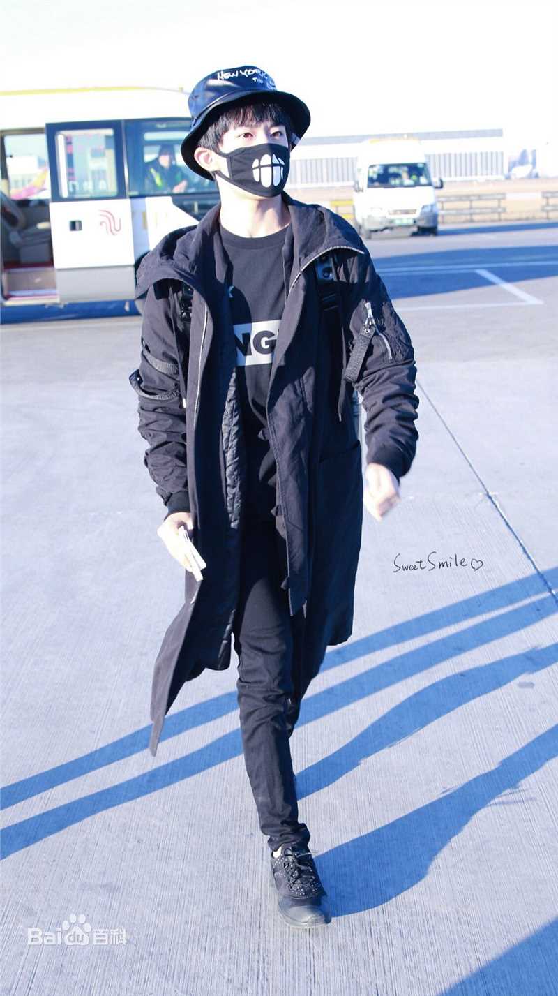 易烊千玺(Jackson)画报人生性感图片图集