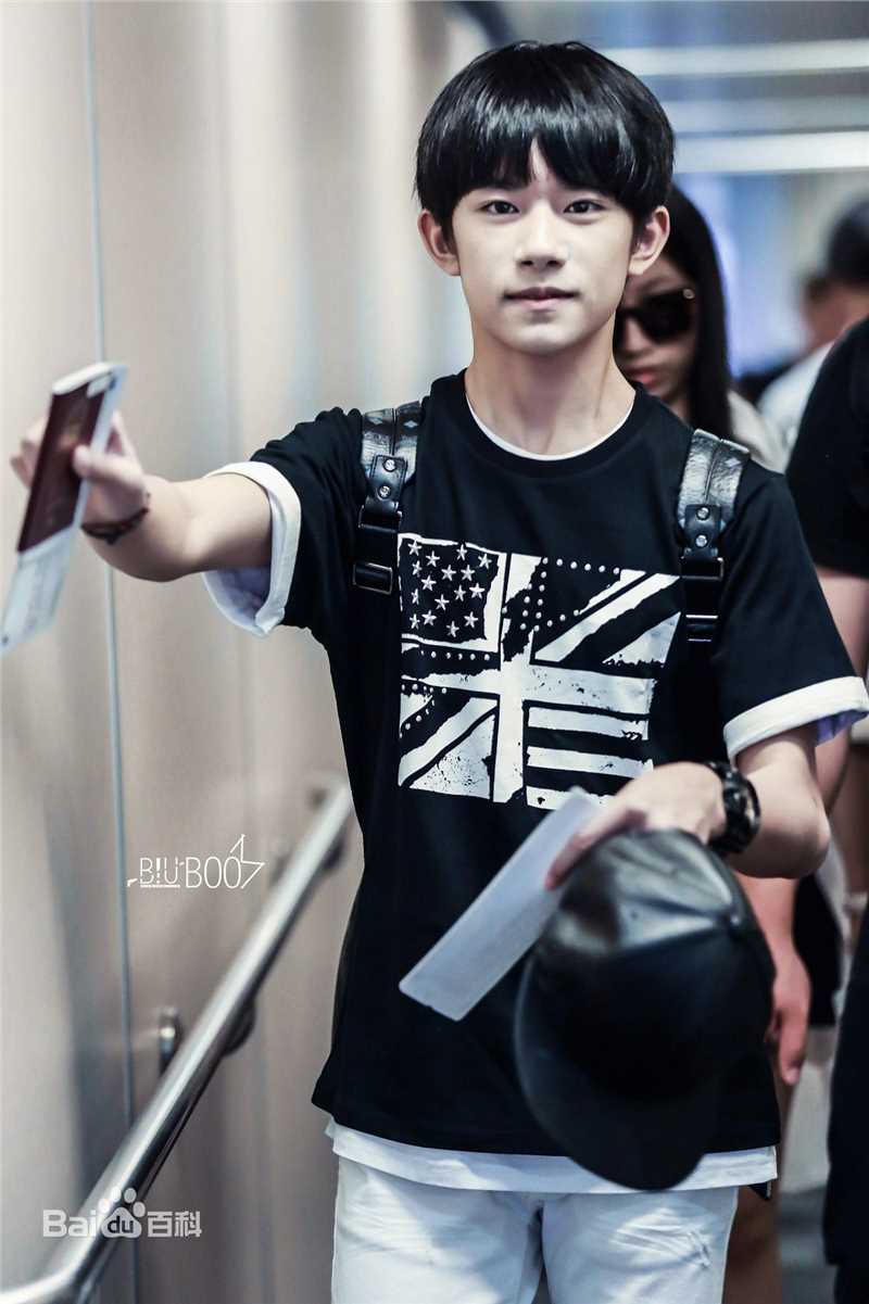 易烊千玺(Jackson)画报人生性感图片图集