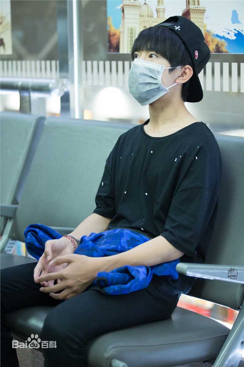 易烊千玺(Jackson)画报人生性感图片图集