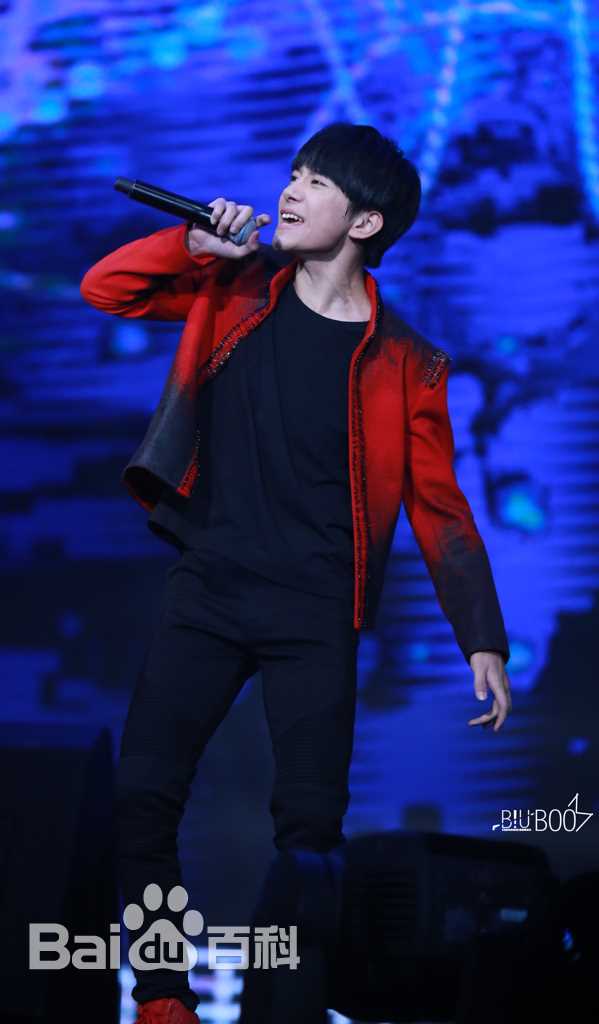 易烊千玺(Jackson)TFBOYS两周年粉丝见面会性感图片图集