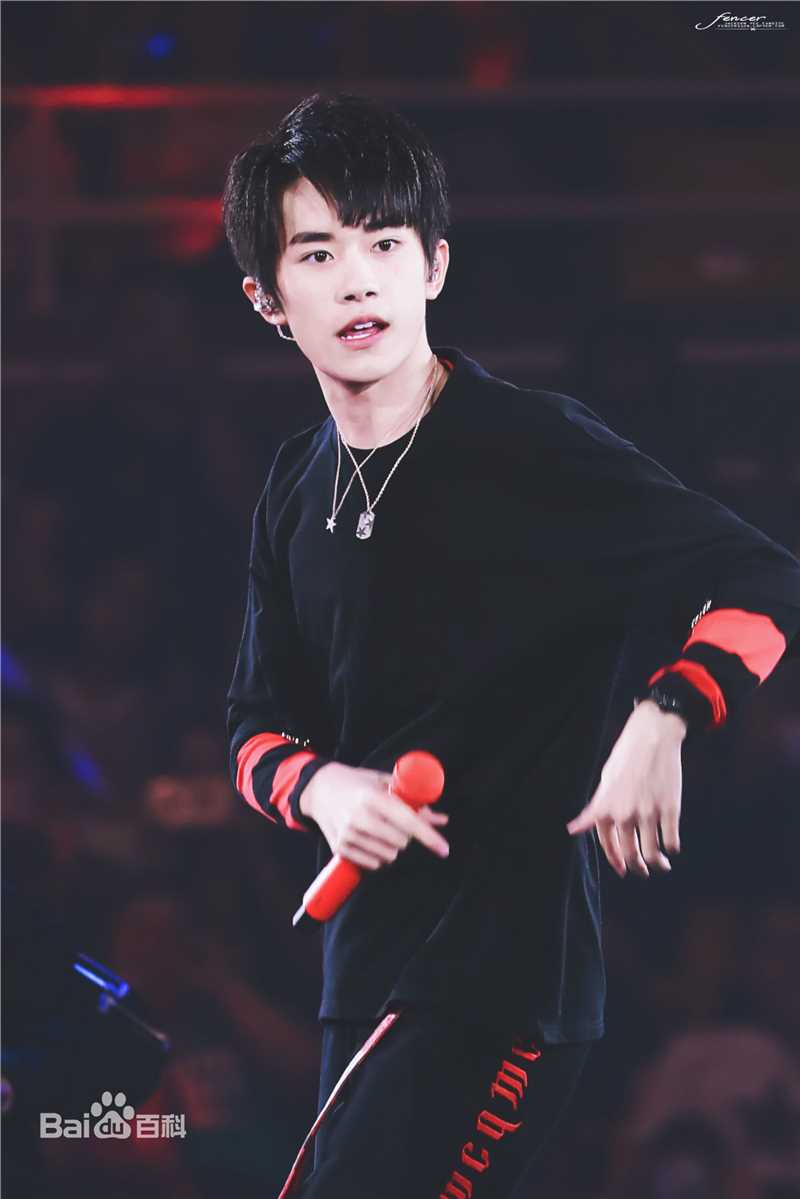 易烊千玺(Jackson)活动照（一）图册