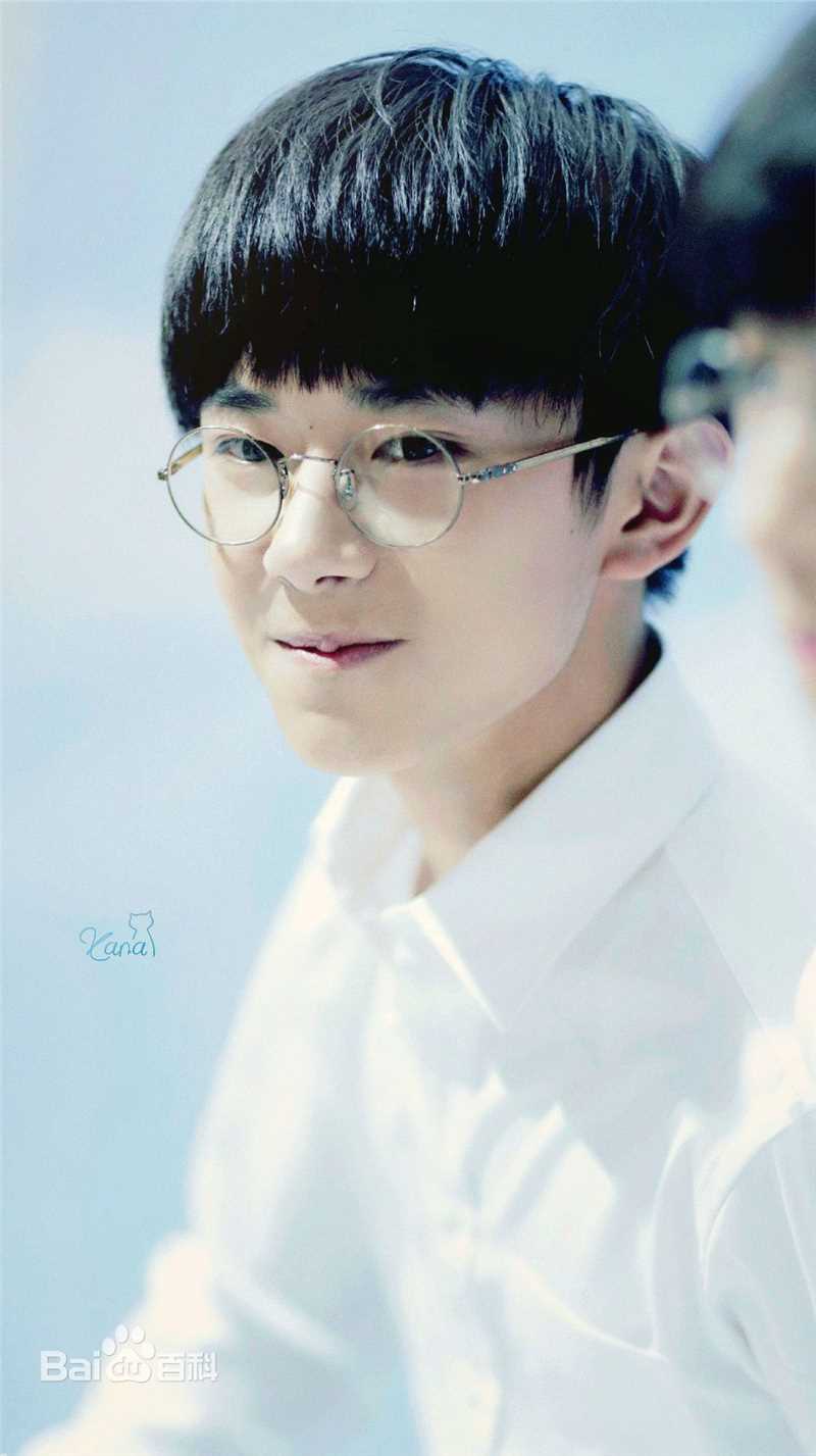 最优质易烊千玺(Jackson)在《时尚芭莎》中的相册