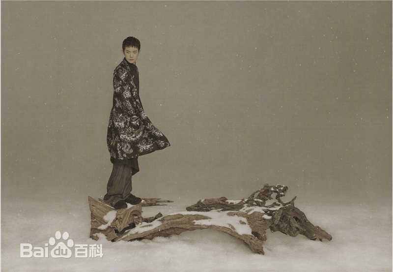 最优质易烊千玺(Jackson)在《时尚芭莎》中的相册