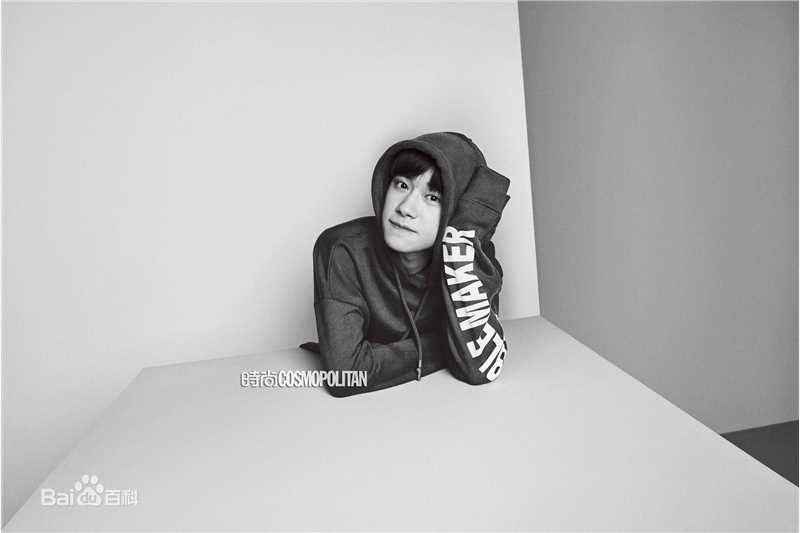 易烊千玺(Jackson)在《时尚·COOPOLITAN》中的