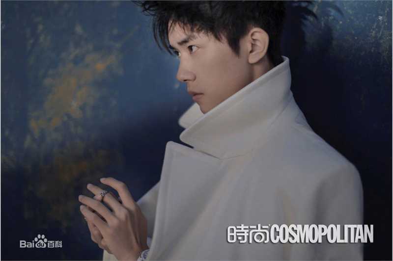 易烊千玺(Jackson)在《时尚·COOPOLITAN》中的