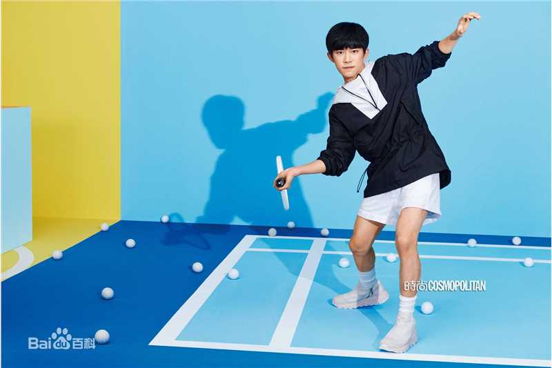 易烊千玺(Jackson)在《时尚·COOPOLITAN》中的