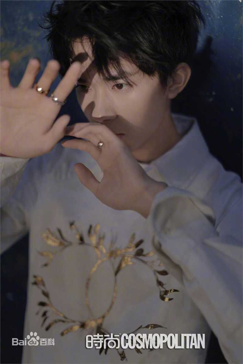 易烊千玺(Jackson)在《时尚·COOPOLITAN》中的