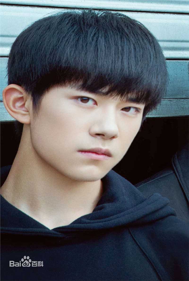 易烊千玺(Jackson)在《YOHO!潮流志》等中的