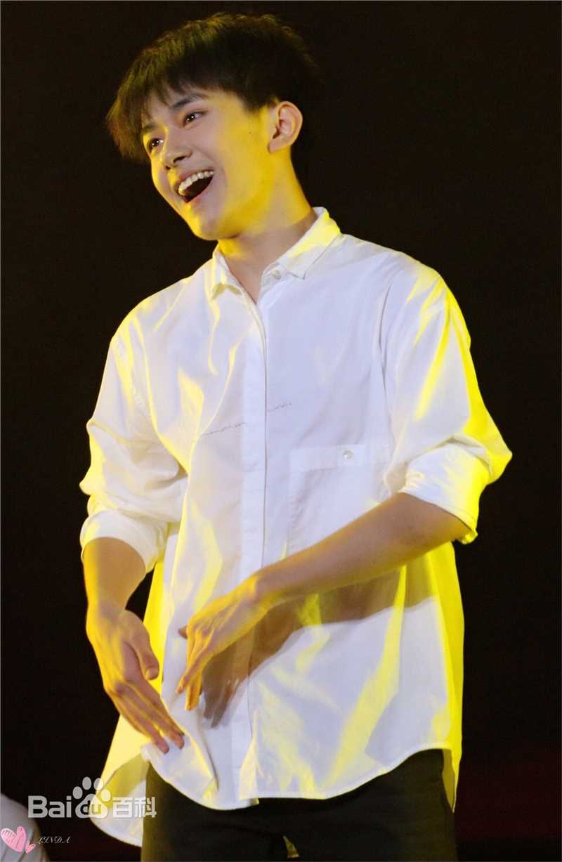 易烊千玺(Jackson)TFBOYS三周年广州见面会性感图片图集
