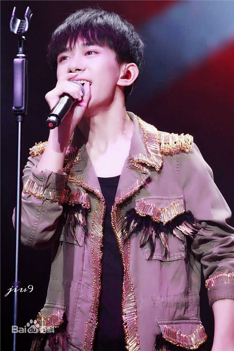 易烊千玺(Jackson)TFBOYS三周年广州见面会性感图片图集