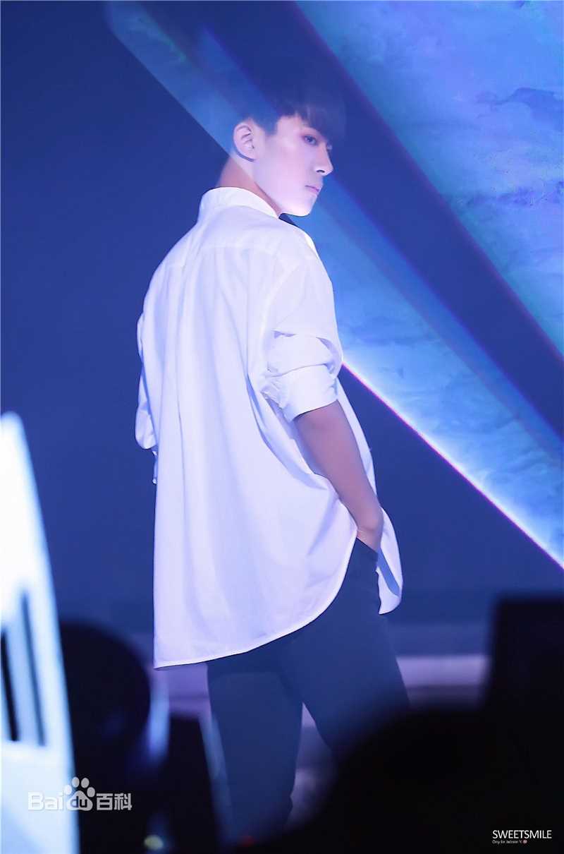 易烊千玺(Jackson)TFBOYS三周年广州见面会性感图片图集