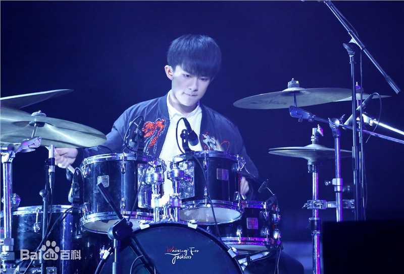 易烊千玺(Jackson)TFBOYS三周年广州见面会性感图片图集