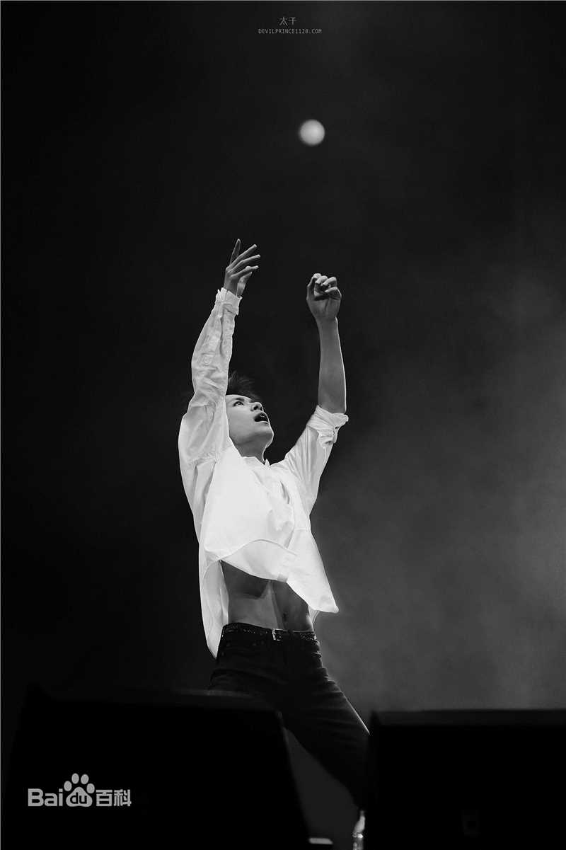 易烊千玺(Jackson)TFBOYS三周年广州见面会性感图片图集