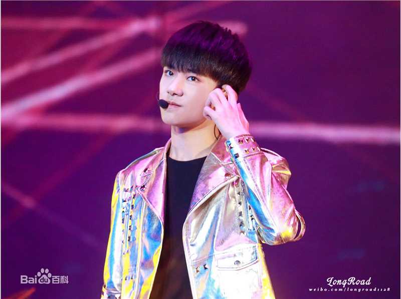 易烊千玺(Jackson)TFBOYS三周年广州见面会性感图片图集