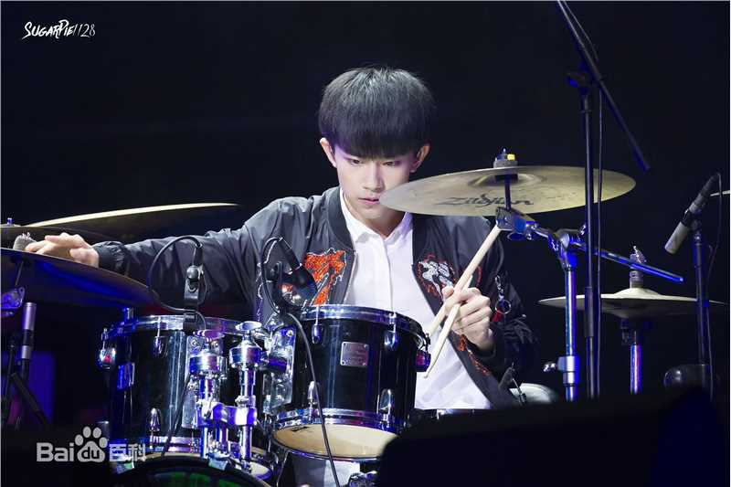 易烊千玺(Jackson)TFBOYS三周年广州见面会性感图片图集