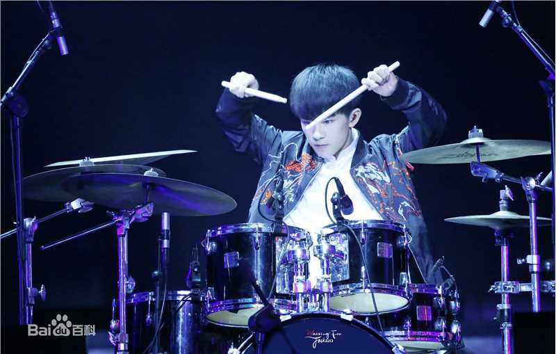 易烊千玺(Jackson)TFBOYS三周年广州见面会性感图片图集