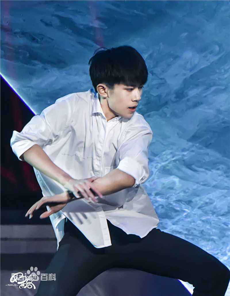 易烊千玺(Jackson)TFBOYS三周年广州见面会性感图片图集