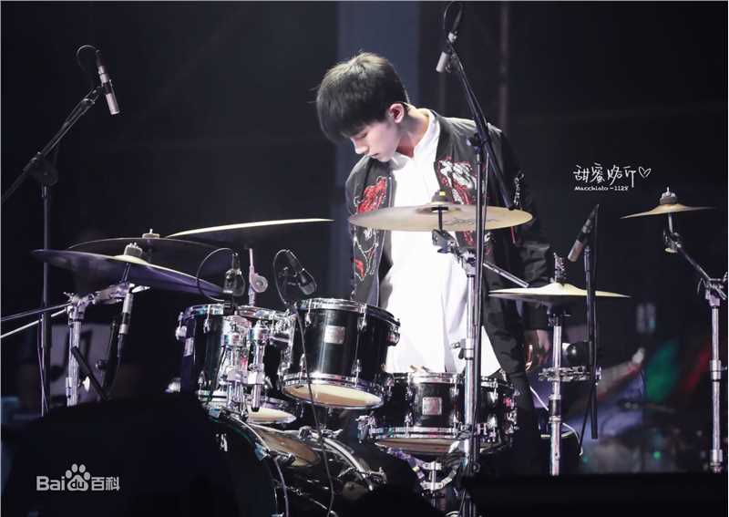 易烊千玺(Jackson)TFBOYS三周年广州见面会性感图片图集