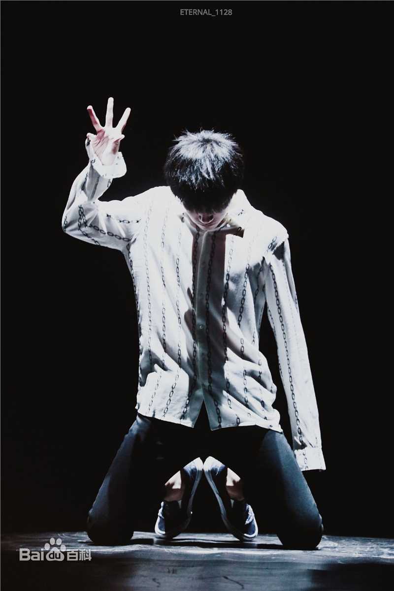 易烊千玺(Jackson)十六岁生日会壁纸壁纸