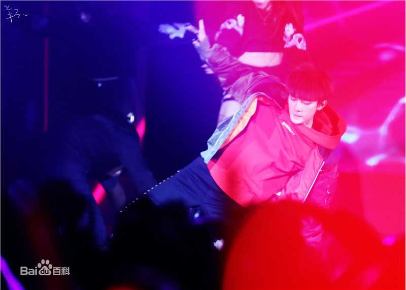 易烊千玺(Jackson)十六岁生日会壁纸壁纸