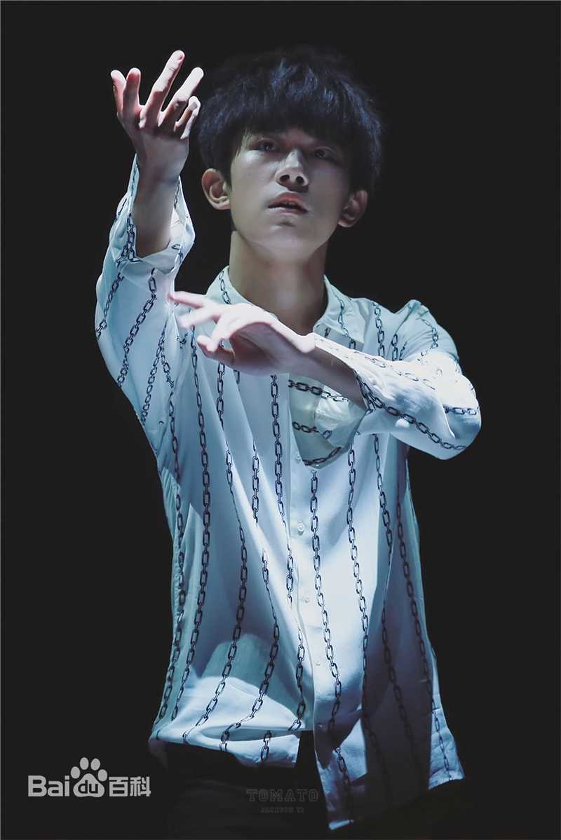 易烊千玺(Jackson)十六岁生日会壁纸壁纸