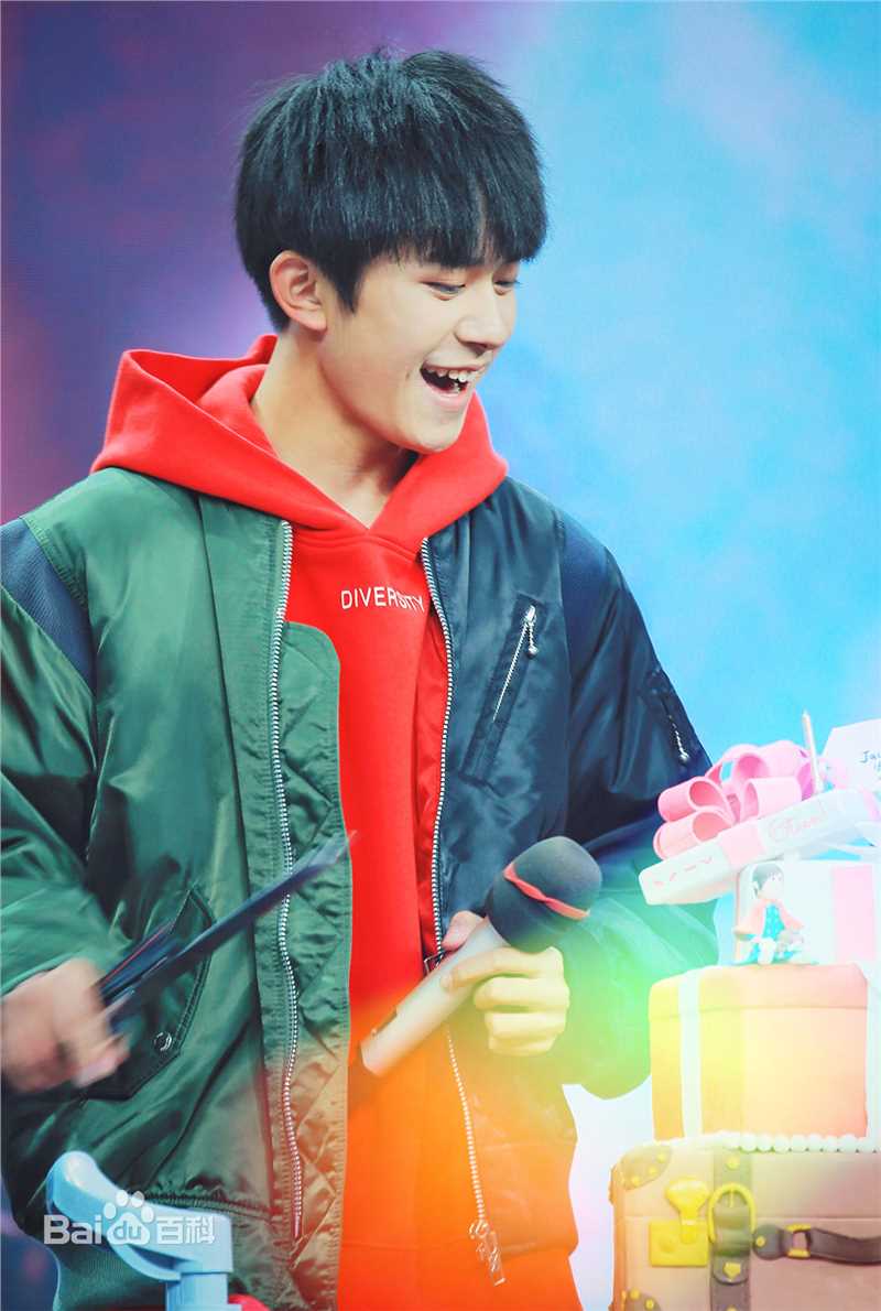 易烊千玺(Jackson)十六岁生日会壁纸壁纸