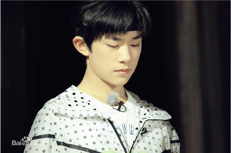 易烊千玺(Jackson)全员加速王夺冠历程性感图片图集