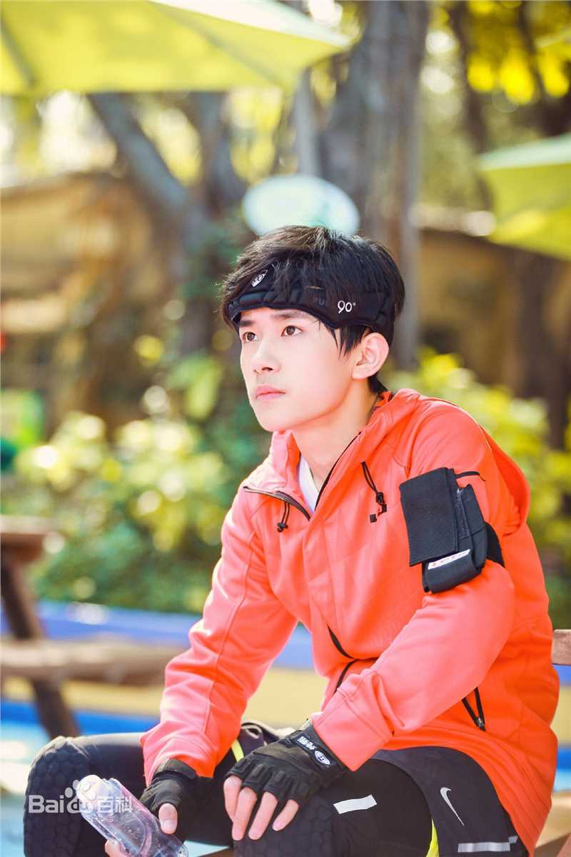 易烊千玺(Jackson)全员加速王夺冠历程性感图片图集