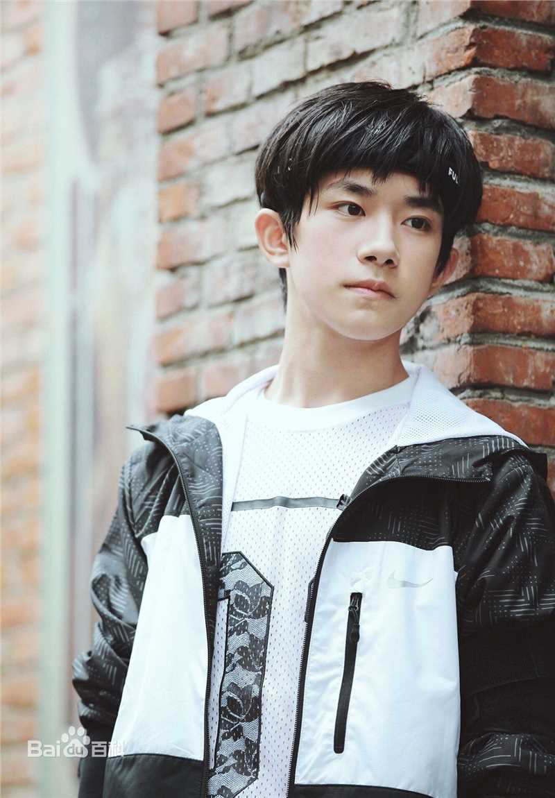 易烊千玺(Jackson)全员加速王夺冠历程性感图片图集