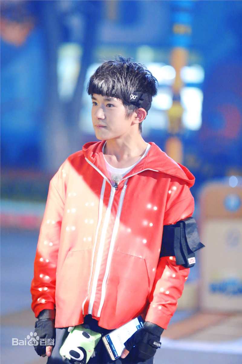 易烊千玺(Jackson)全员加速王夺冠历程性感图片图集