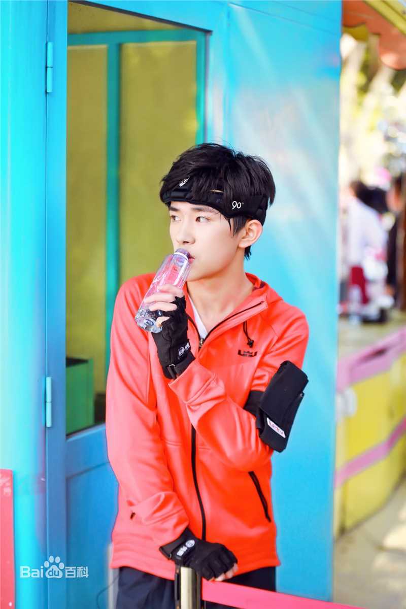 易烊千玺(Jackson)全员加速王夺冠历程性感图片图集