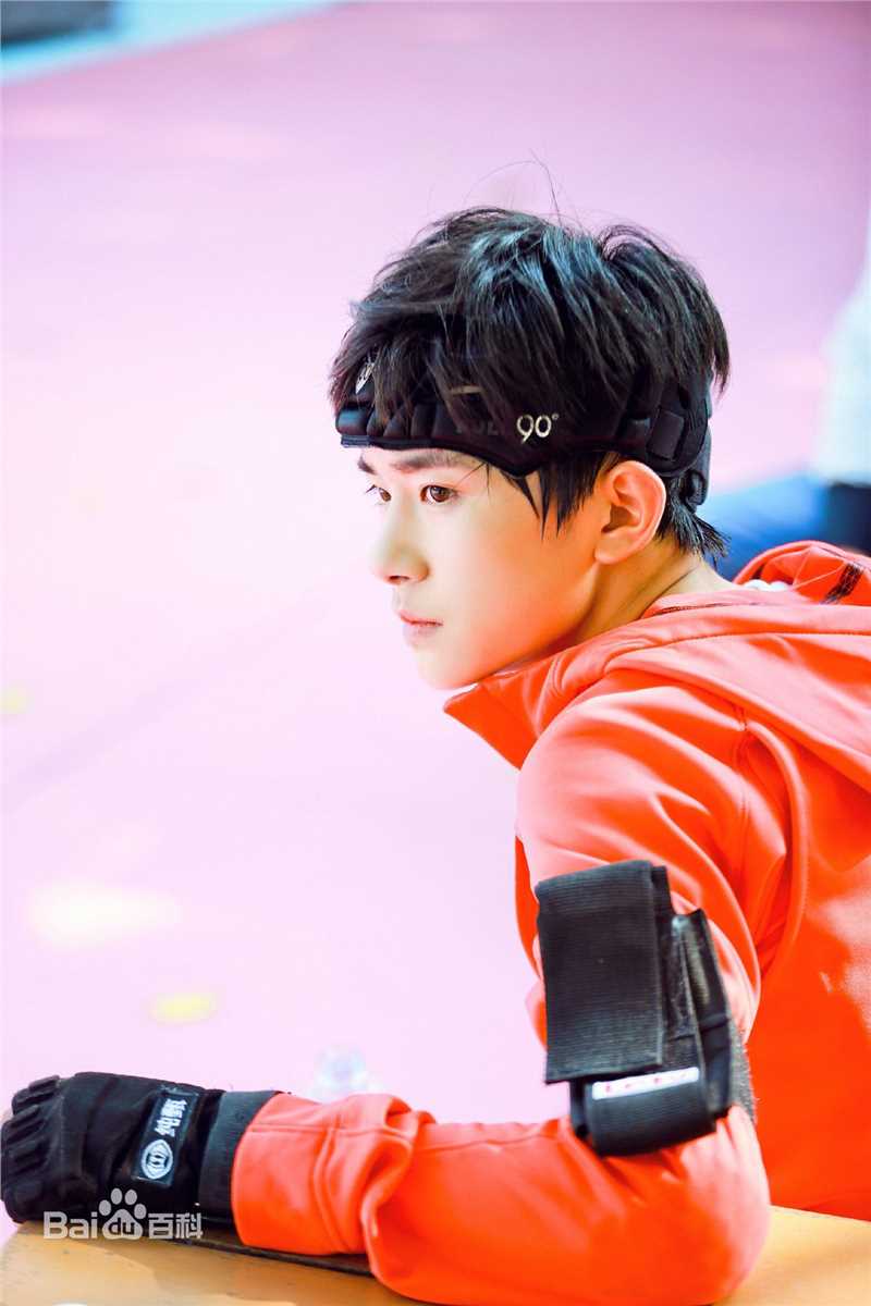 易烊千玺(Jackson)全员加速王夺冠历程性感图片图集