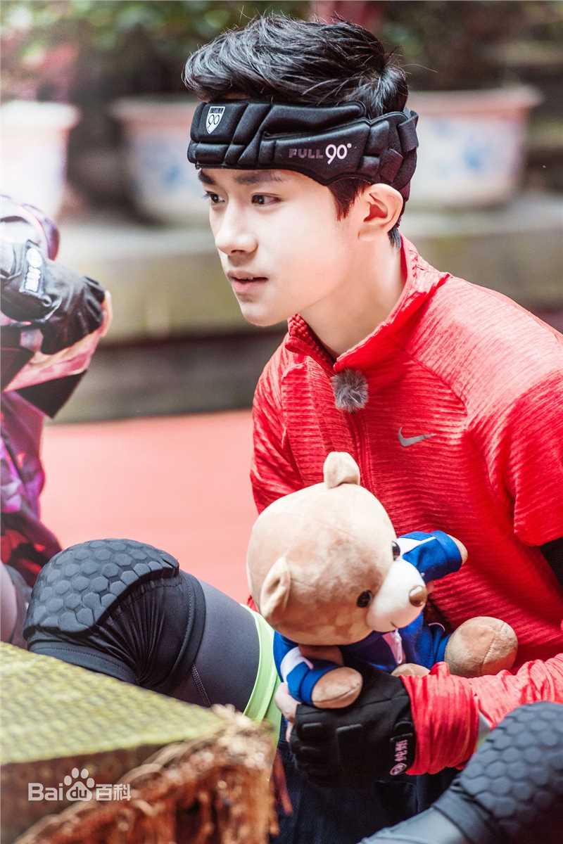 易烊千玺(Jackson)全员加速王夺冠历程性感图片图集