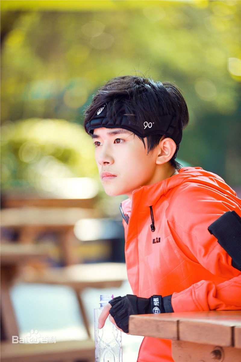 易烊千玺(Jackson)全员加速王夺冠历程性感图片图集