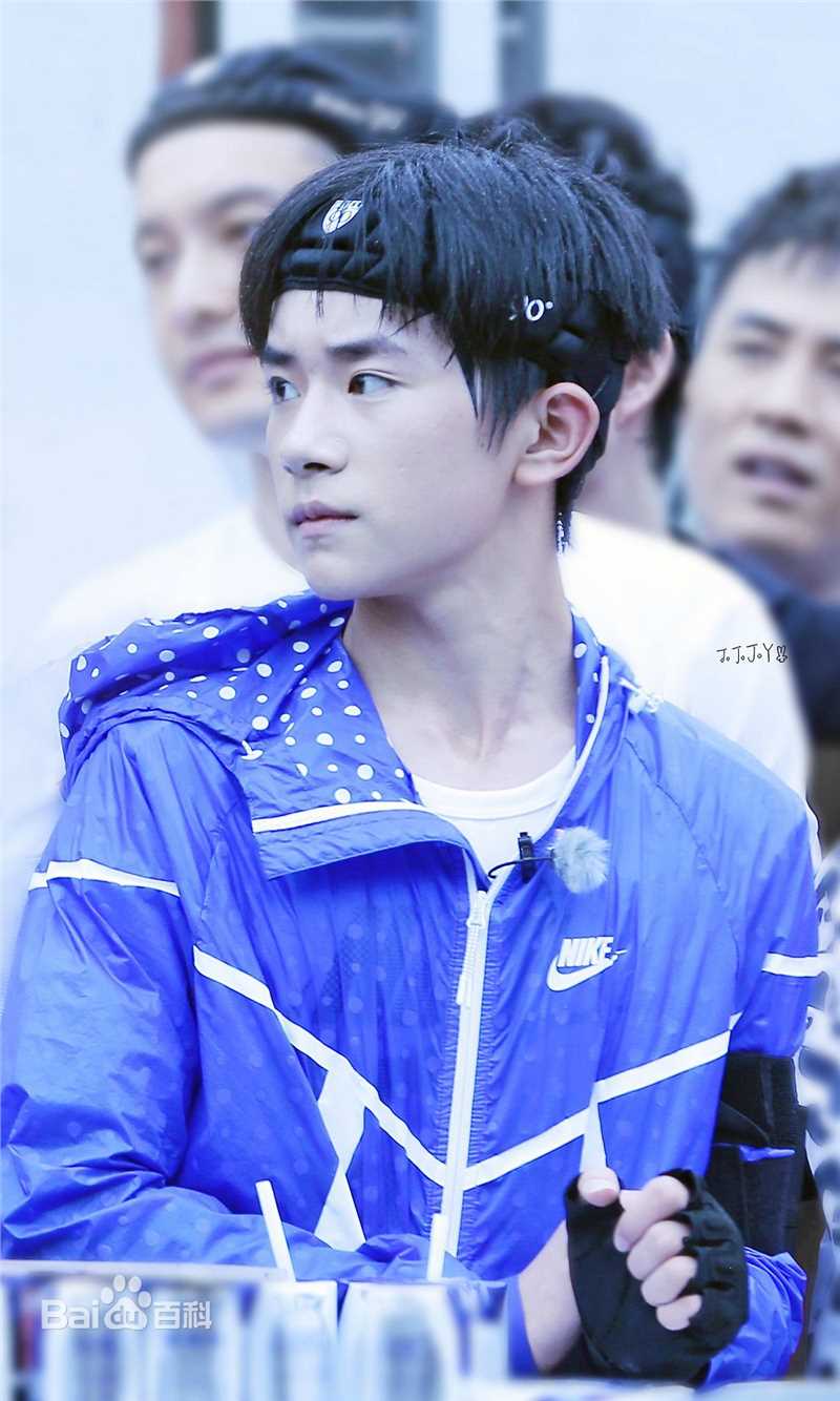 易烊千玺(Jackson)全员加速王夺冠历程性感图片图集