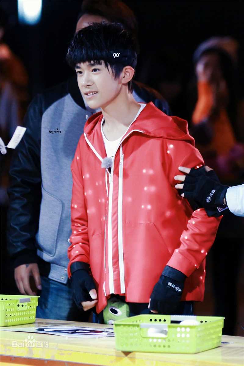 易烊千玺(Jackson)全员加速王夺冠历程性感图片图集