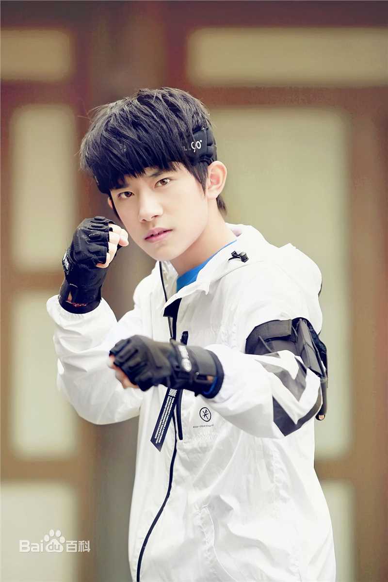 易烊千玺(Jackson)全员加速王夺冠历程性感图片图集