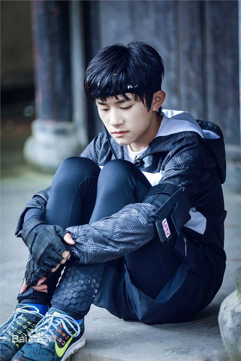 易烊千玺(Jackson)全员加速王夺冠历程性感图片图集