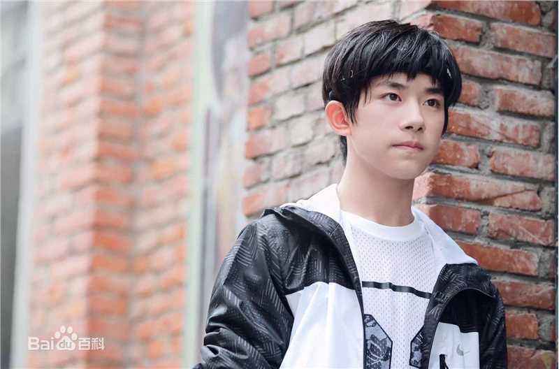 易烊千玺(Jackson)全员加速王夺冠历程性感图片图集