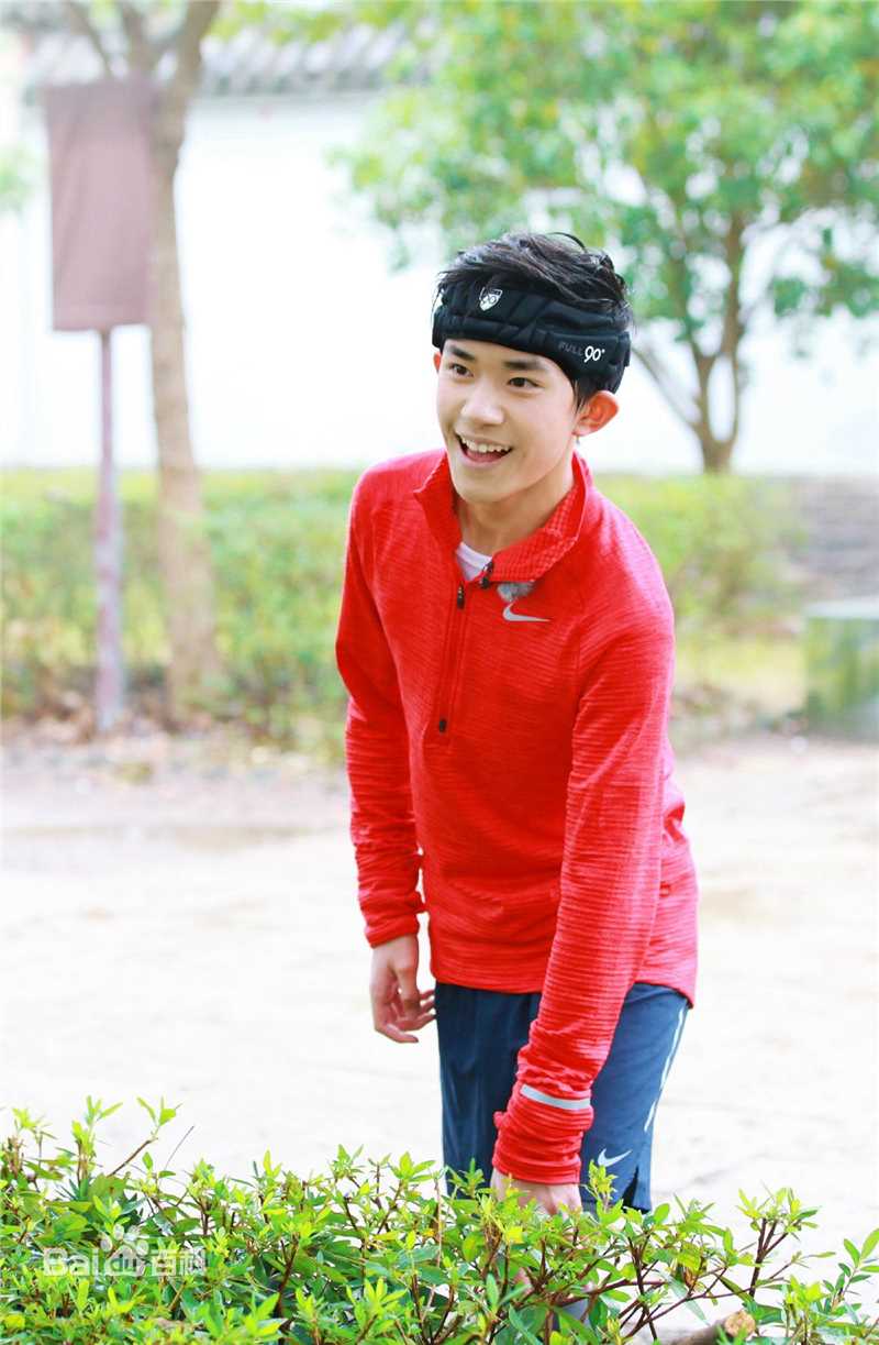 易烊千玺(Jackson)全员加速王夺冠历程性感图片图集