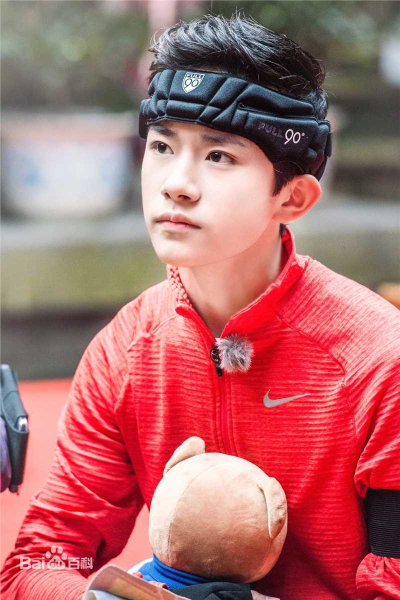 易烊千玺(Jackson)全员加速王夺冠历程性感图片图集