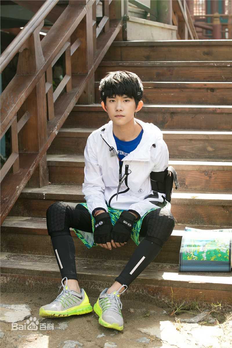 易烊千玺(Jackson)全员加速王夺冠历程性感图片图集