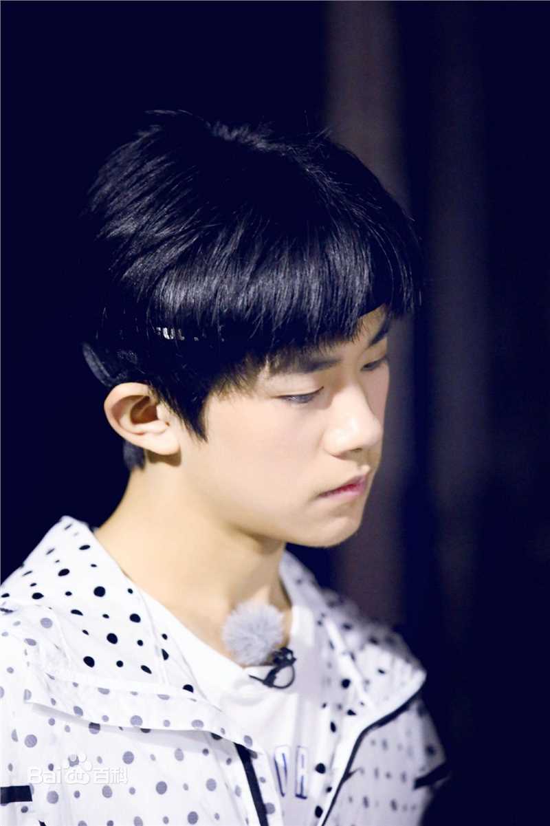 易烊千玺(Jackson)全员加速王夺冠历程性感图片图集